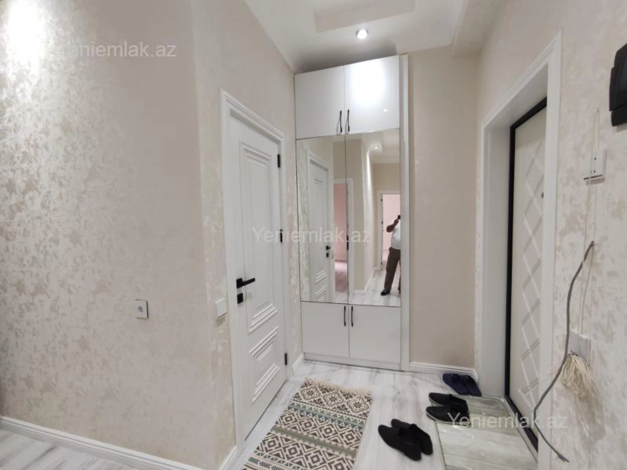 Satılır 5 otaqlı həyət evi 280 m²