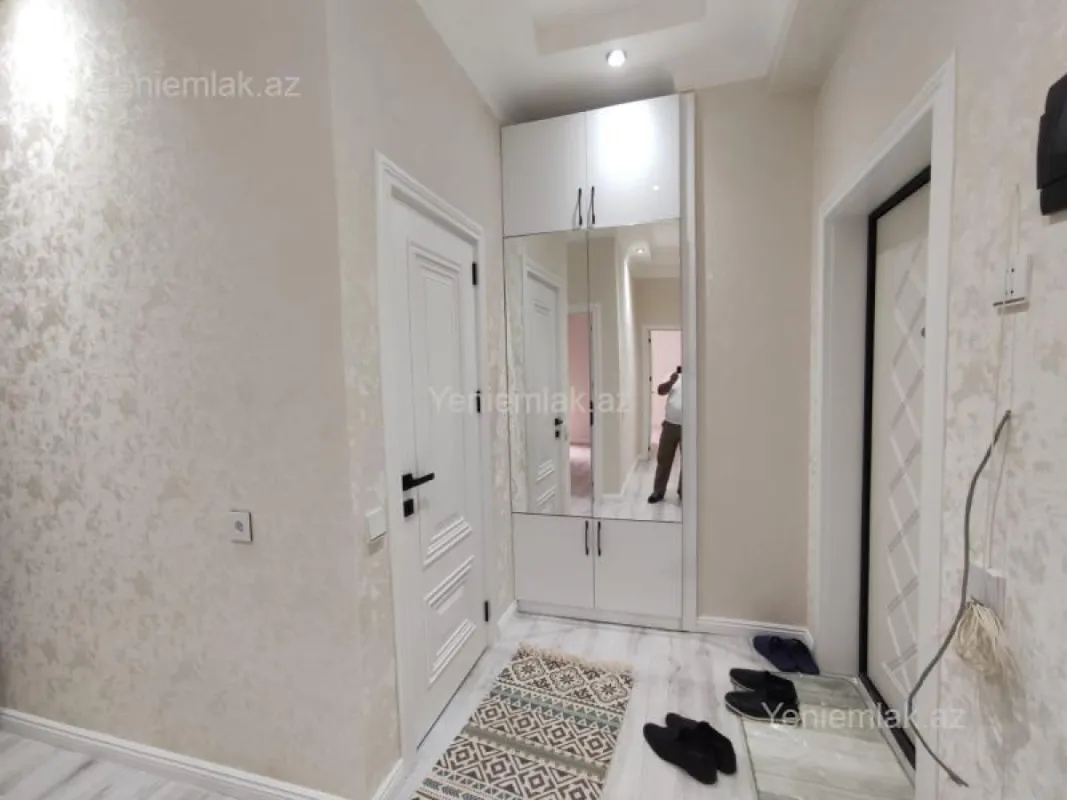 Satılır 5 otaqlı həyət evi 280 m²