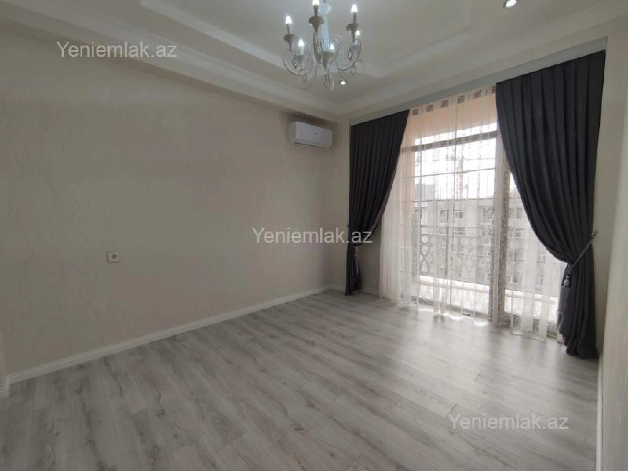 Satılır 5 otaqlı həyət evi 280 m²