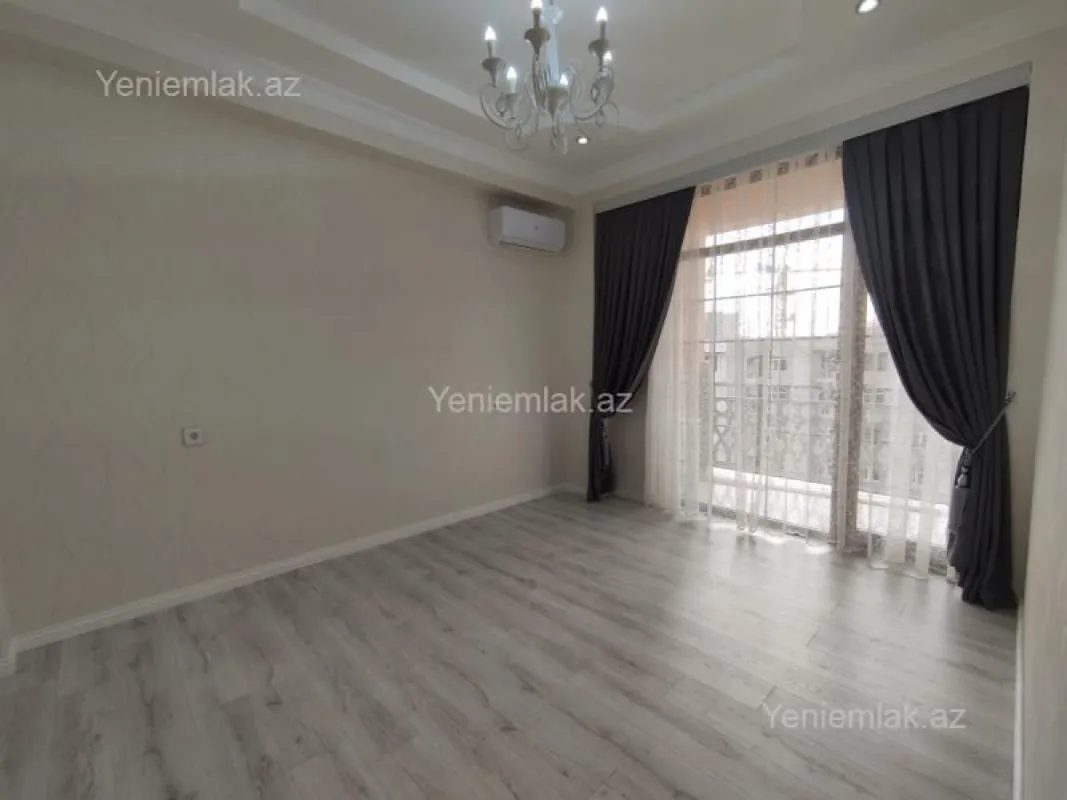 Satılır 5 otaqlı həyət evi 280 m²