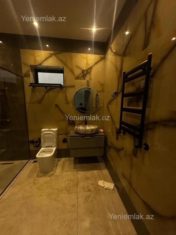 Satılır 5 otaqlı həyət evi 280 m²