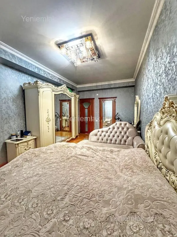 Satılır 3 otaqlı yeni tikili 135 m²