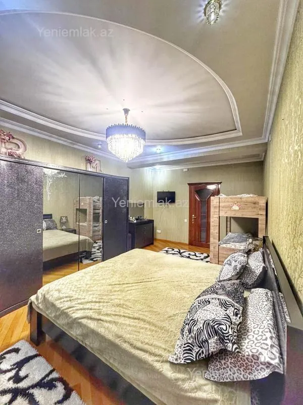 Satılır 3 otaqlı yeni tikili 135 m²