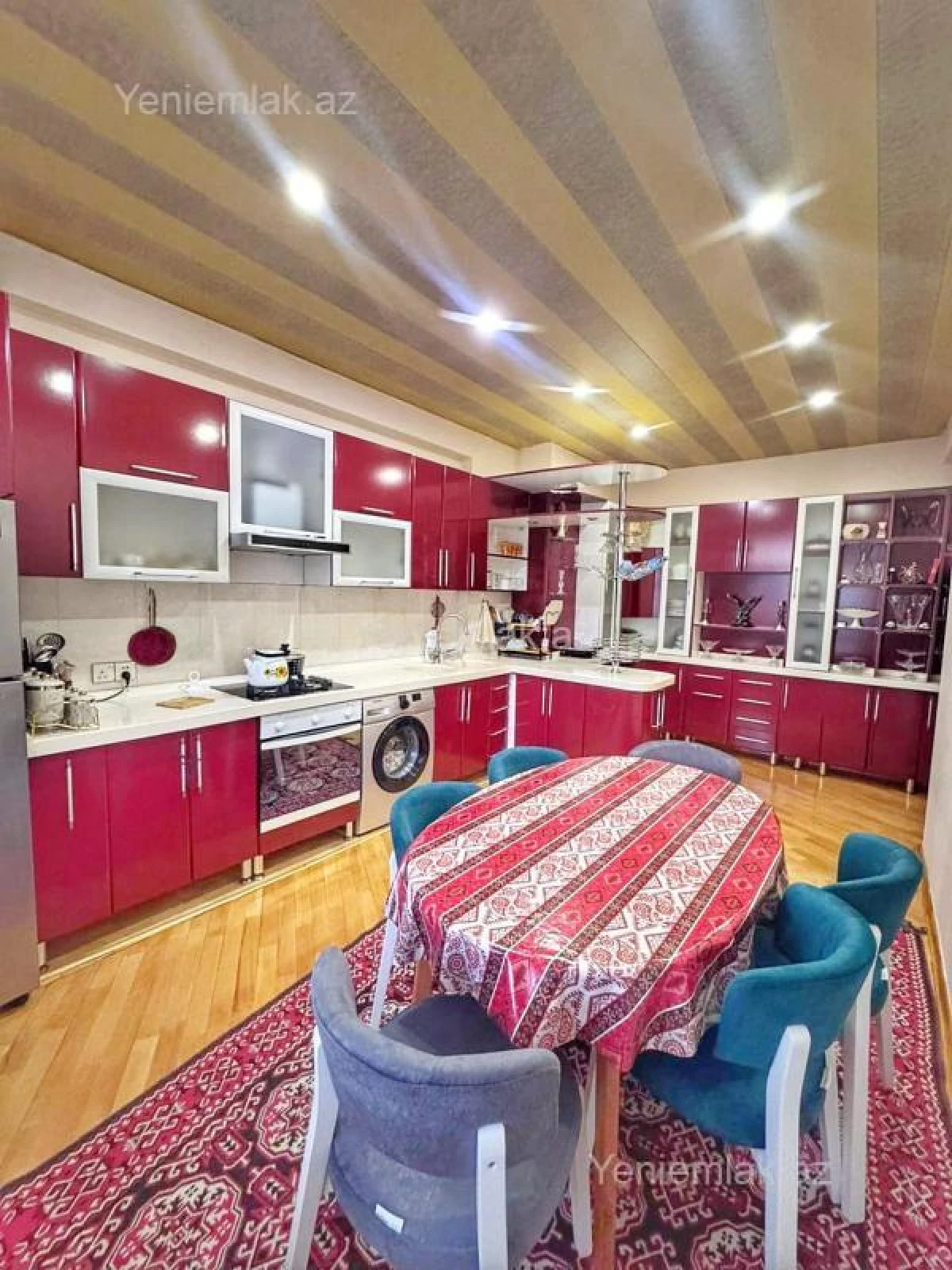 Satılır 3 otaqlı yeni tikili 135 m²