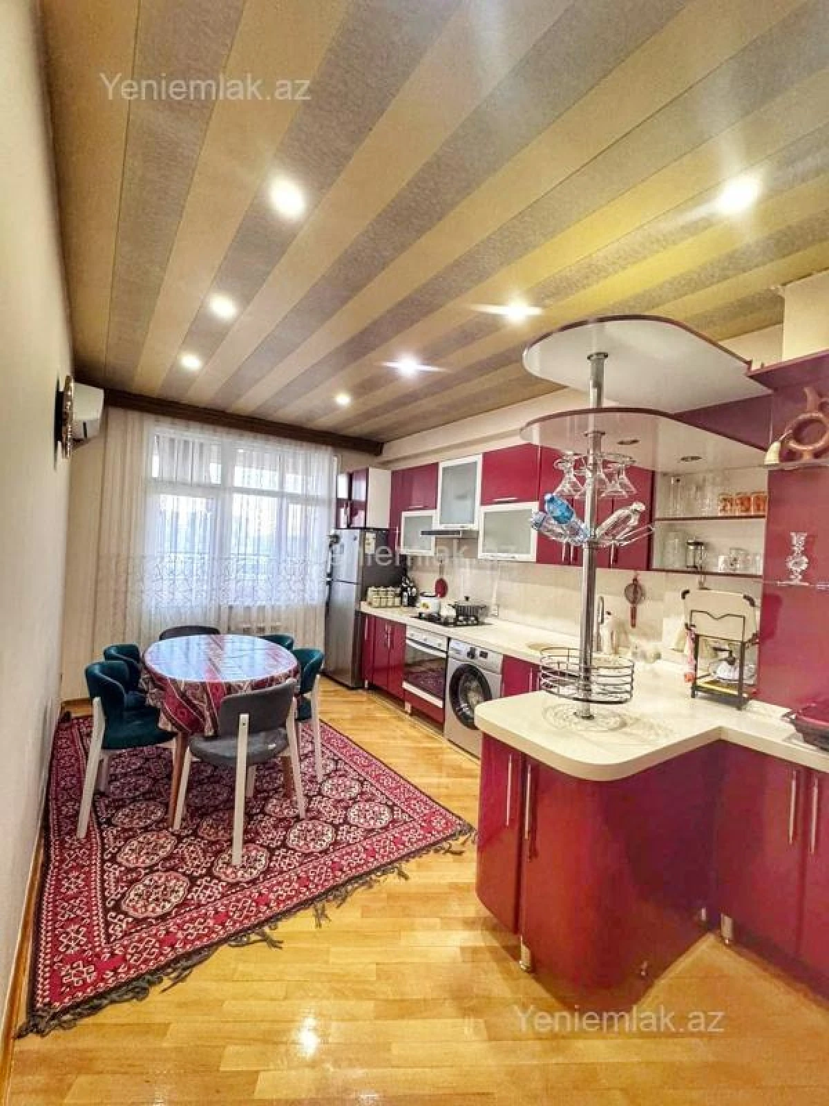 Satılır 3 otaqlı yeni tikili 135 m²