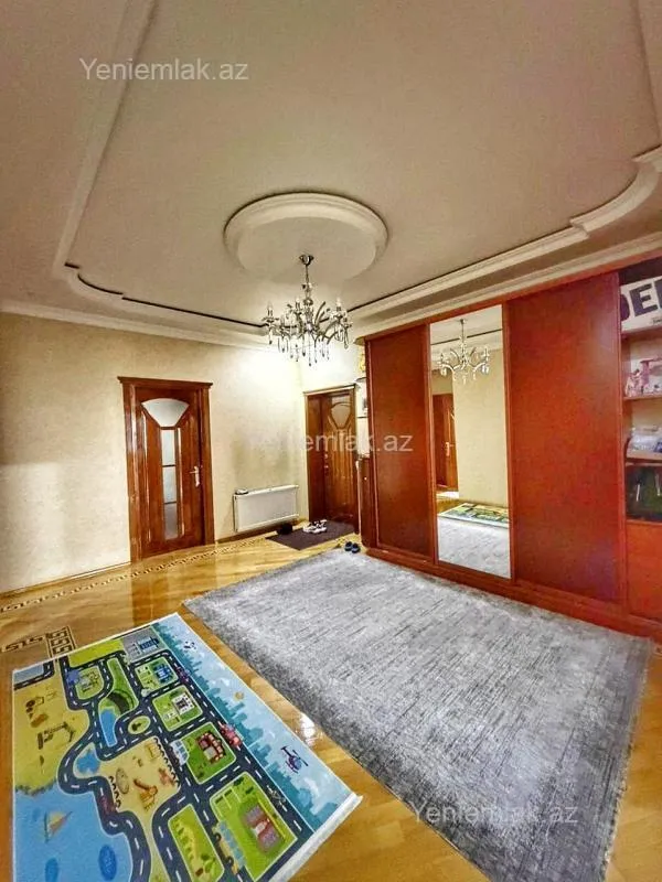 Satılır 3 otaqlı yeni tikili 135 m²
