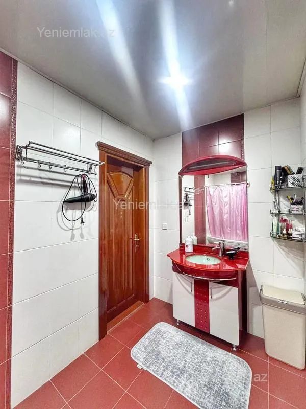 Satılır 3 otaqlı yeni tikili 135 m²