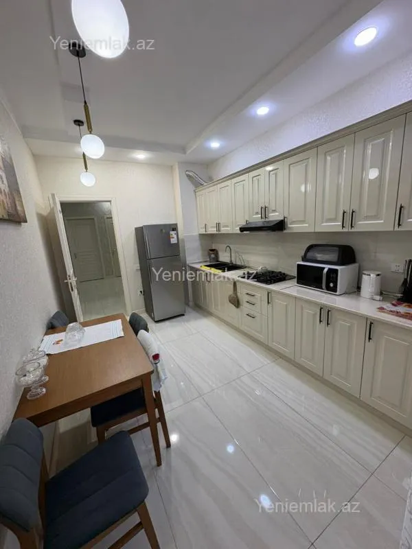 Satılır 3 otaqlı yeni tikili 132 m²
