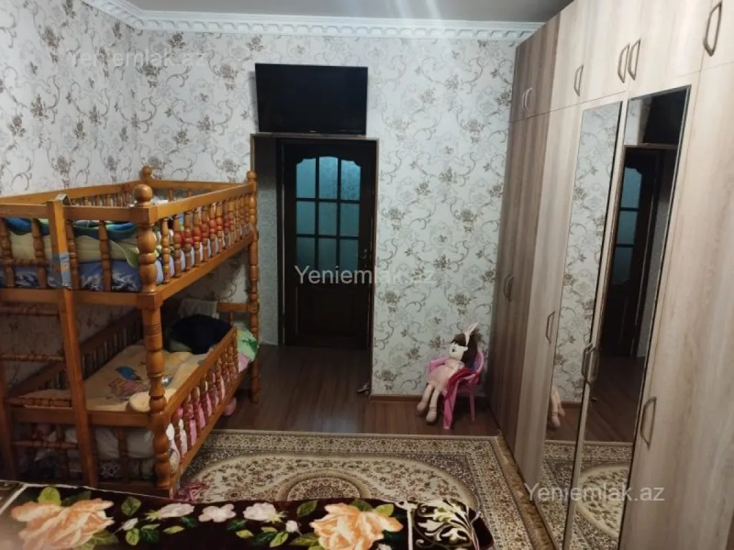 Satılır 2 otaqlı köhnə tikili 55 m²