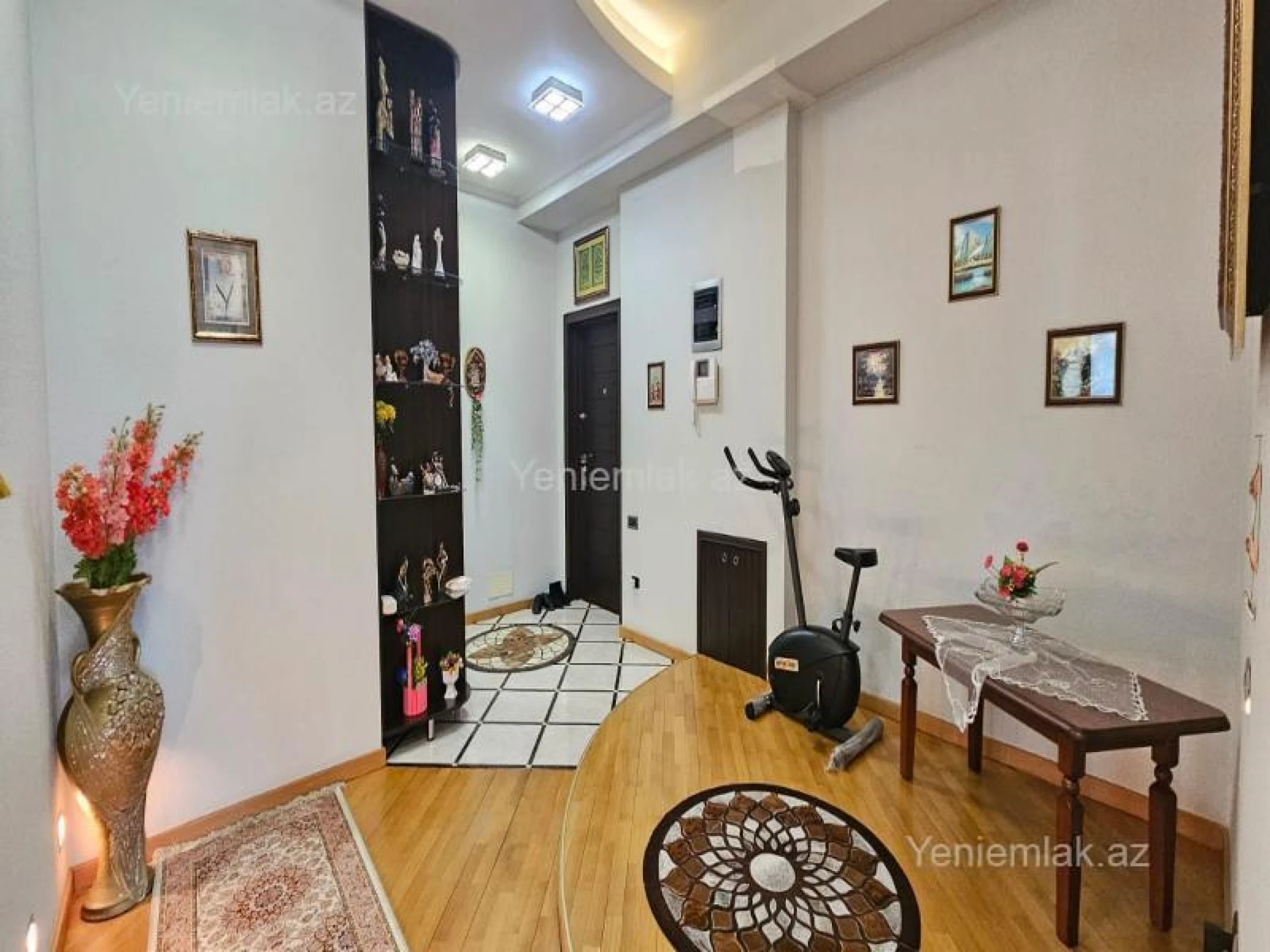 Satılır 3 otaqlı yeni tikili 135 m²