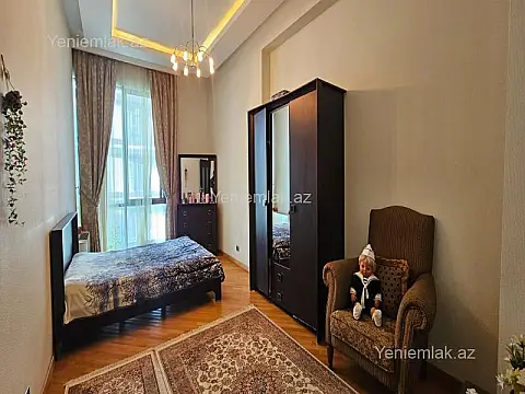 Satılır 3 otaqlı yeni tikili 135 m²