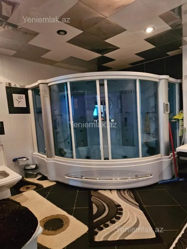 Satılır 3 otaqlı yeni tikili 135 m²