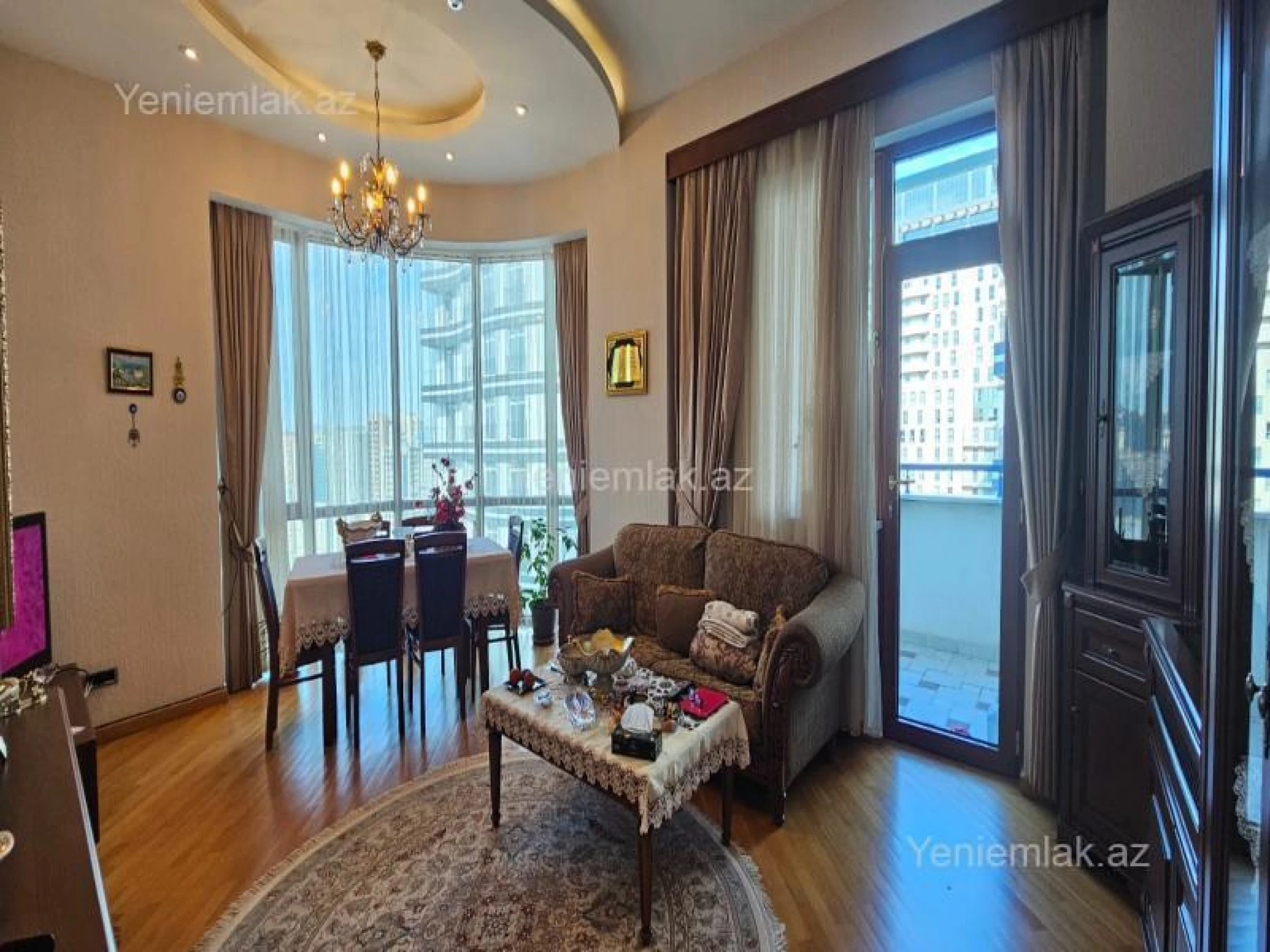 Satılır 3 otaqlı yeni tikili 135 m²