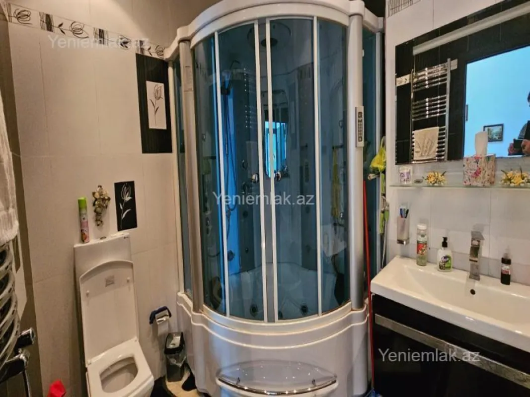 Satılır 3 otaqlı yeni tikili 135 m²