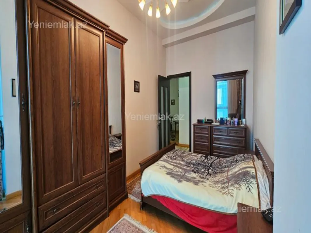 Satılır 3 otaqlı yeni tikili 135 m²