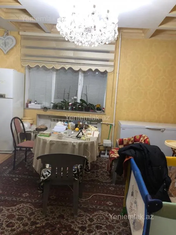 Satılır 4 otaqlı yeni tikili 180 m²