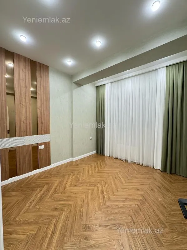 Satılır 3 otaqlı yeni tikili 125 m²