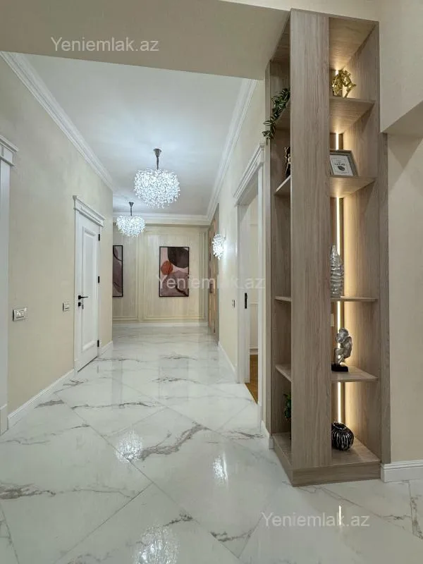 Satılır 3 otaqlı yeni tikili 125 m²