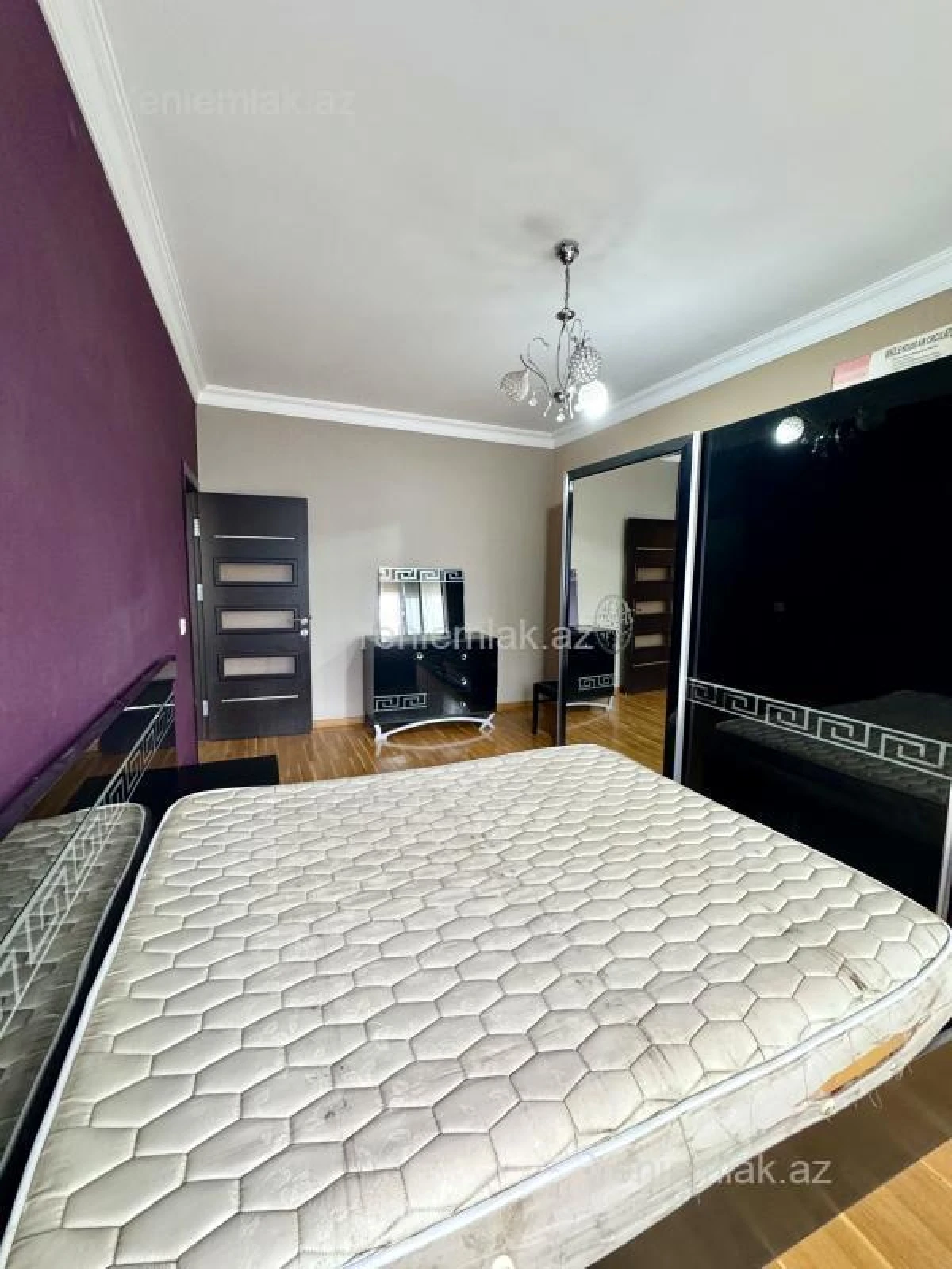 Satılır 3 otaqlı köhnə tikili 80 m²