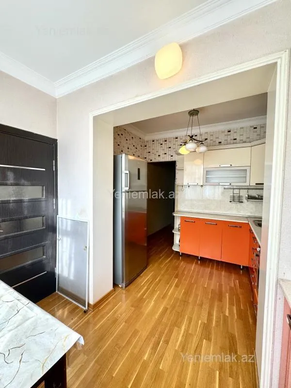 Satılır 3 otaqlı köhnə tikili 80 m²