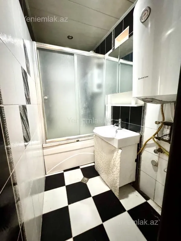 Satılır 3 otaqlı köhnə tikili 80 m²