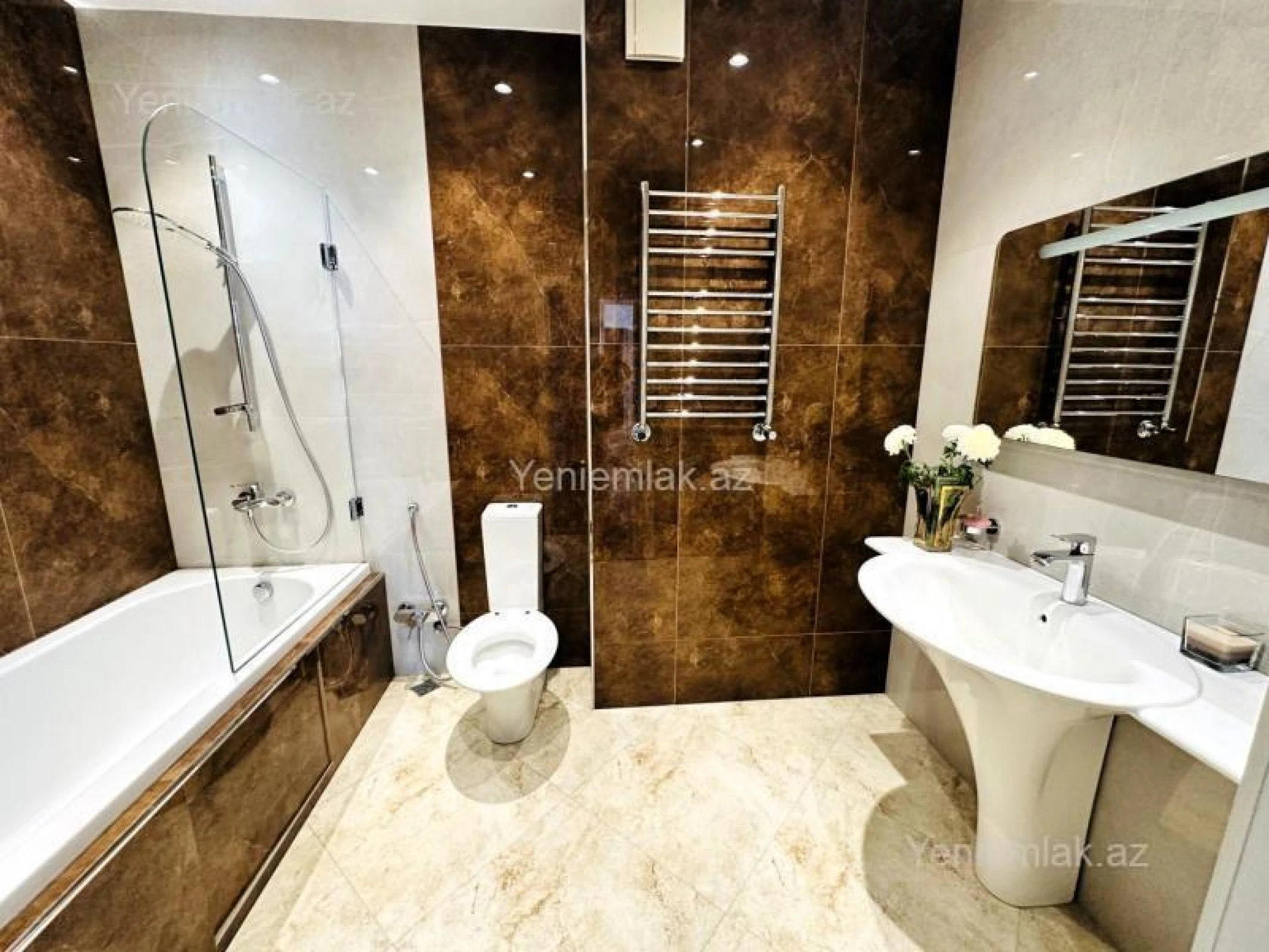 Satılır 5 otaqlı yeni tikili 211 m²