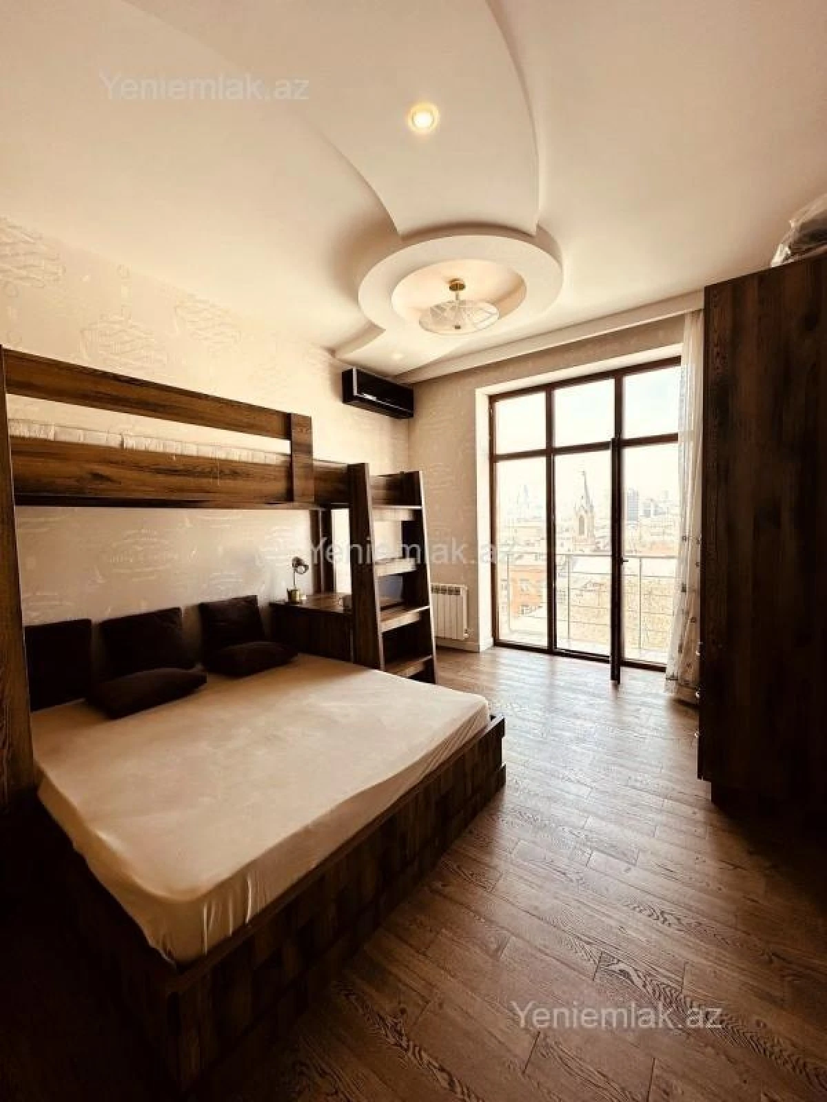 Satılır 5 otaqlı yeni tikili 211 m²
