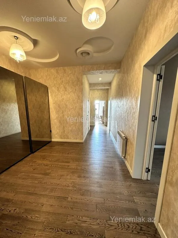 Satılır 5 otaqlı yeni tikili 211 m²