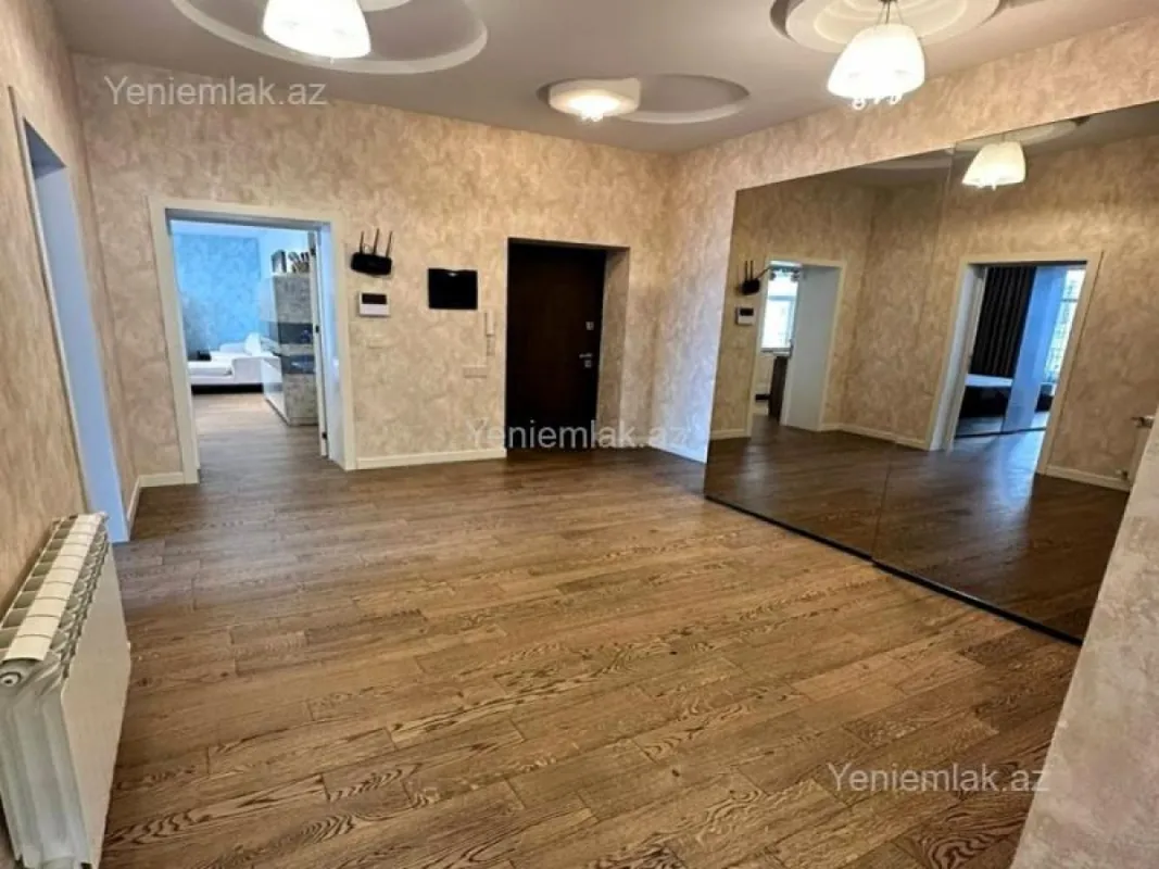 Satılır 5 otaqlı yeni tikili 211 m²
