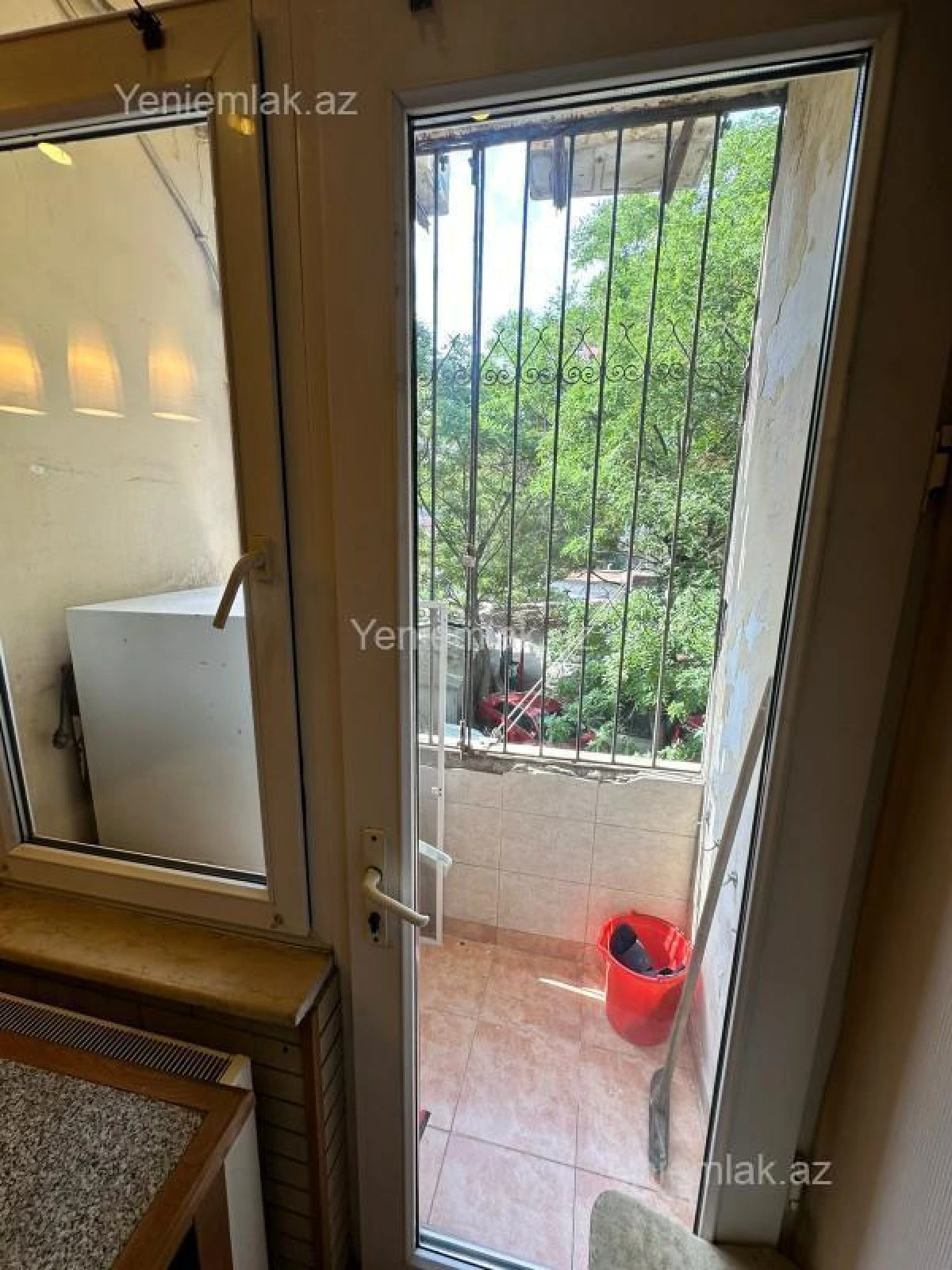 Satılır 3 otaqlı köhnə tikili 105 m²