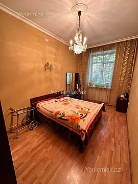 Satılır 3 otaqlı köhnə tikili 105 m²