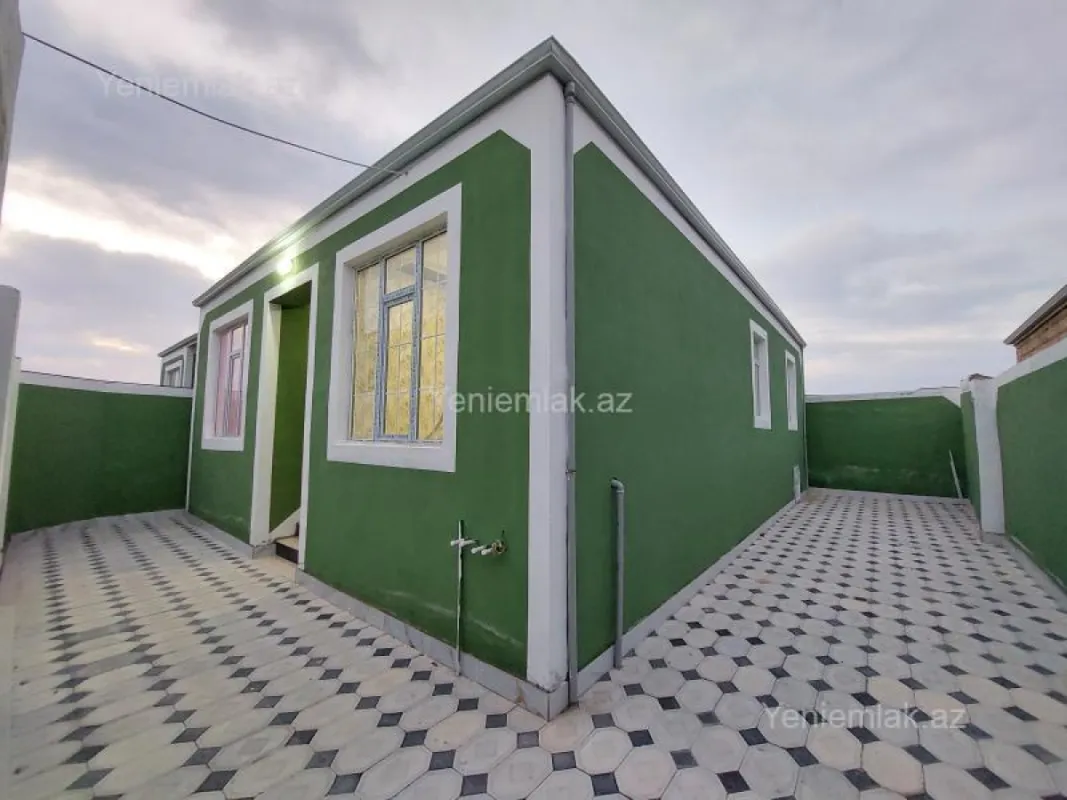 Satılır 4 otaqlı həyət evi 100 m²