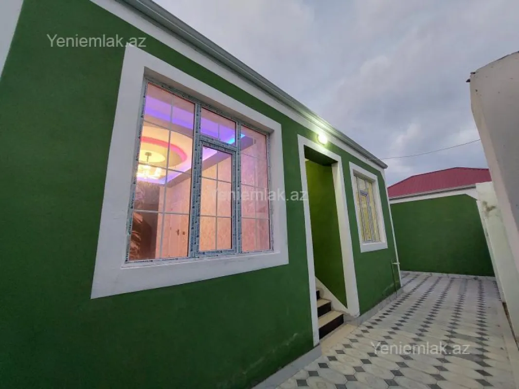 Satılır 4 otaqlı həyət evi 100 m²