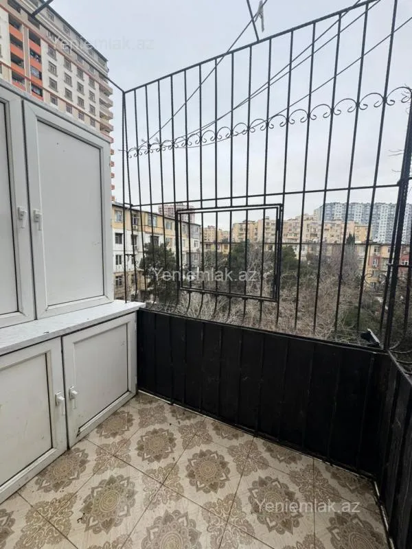 Satılır 2 otaqlı köhnə tikili 55 m²