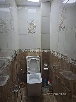 Satılır 4 otaqlı köhnə tikili 105 m²