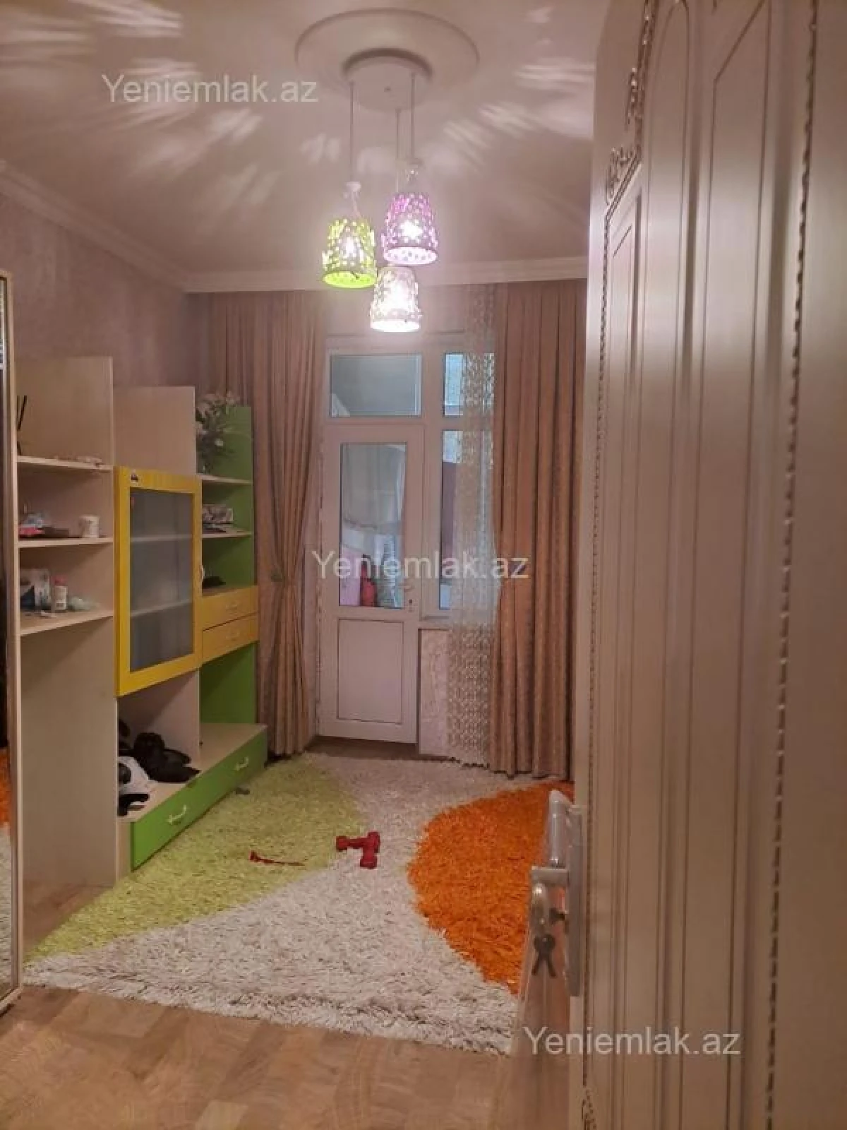 Satılır 4 otaqlı köhnə tikili 105 m²