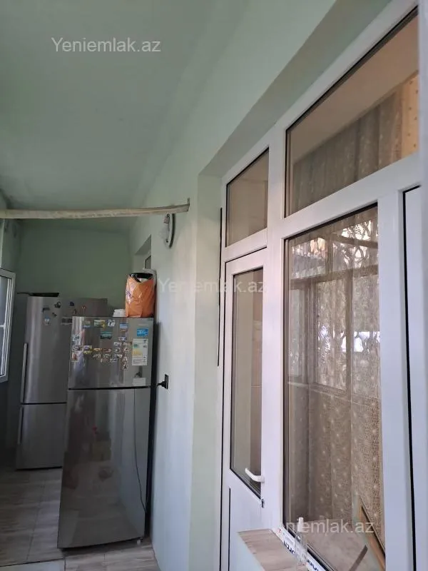 Satılır 4 otaqlı köhnə tikili 105 m²