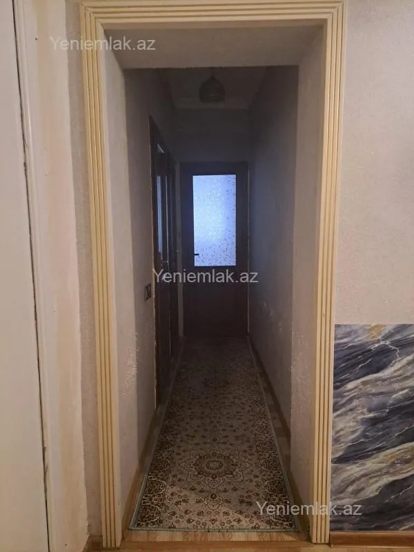 Satılır 4 otaqlı köhnə tikili 105 m²