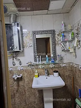 Satılır 4 otaqlı köhnə tikili 105 m²