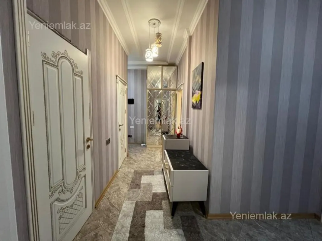 Satılır 3 otaqlı yeni tikili 100 m²