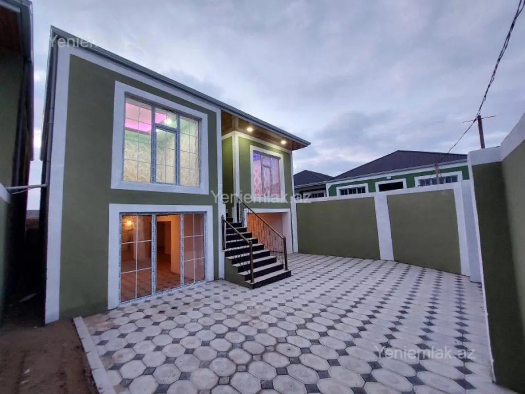 Satılır 4 otaqlı həyət evi 210 m²