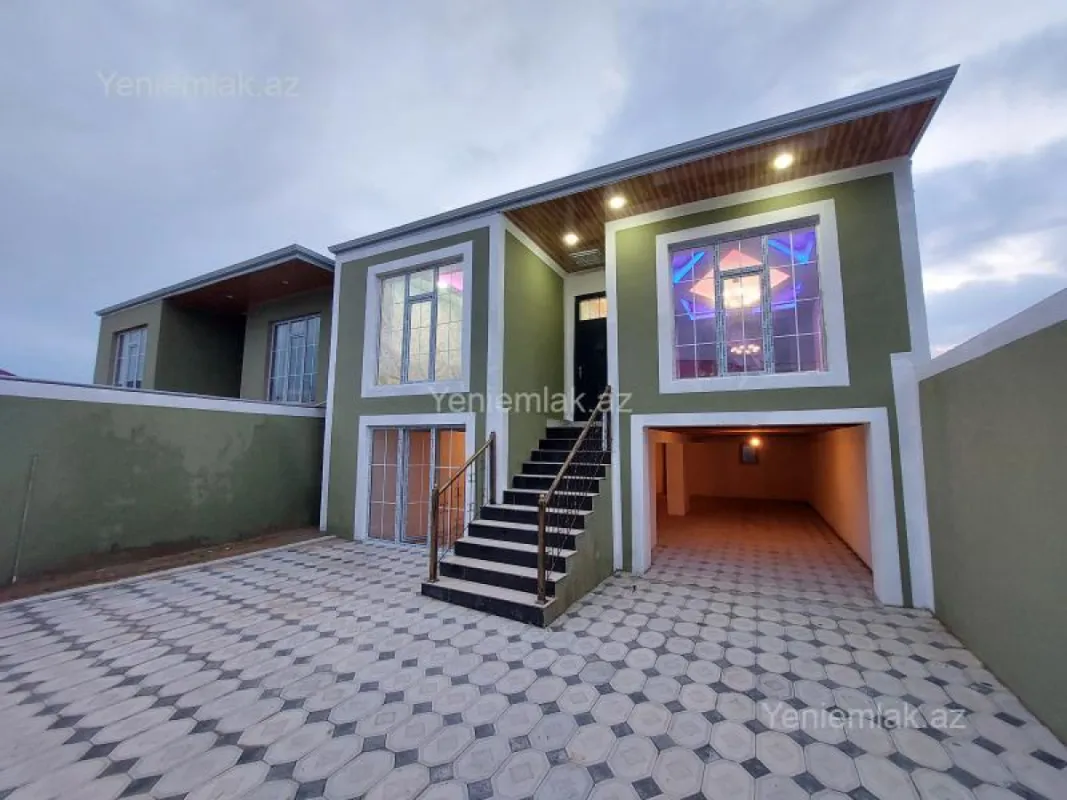 Satılır 4 otaqlı həyət evi 210 m²
