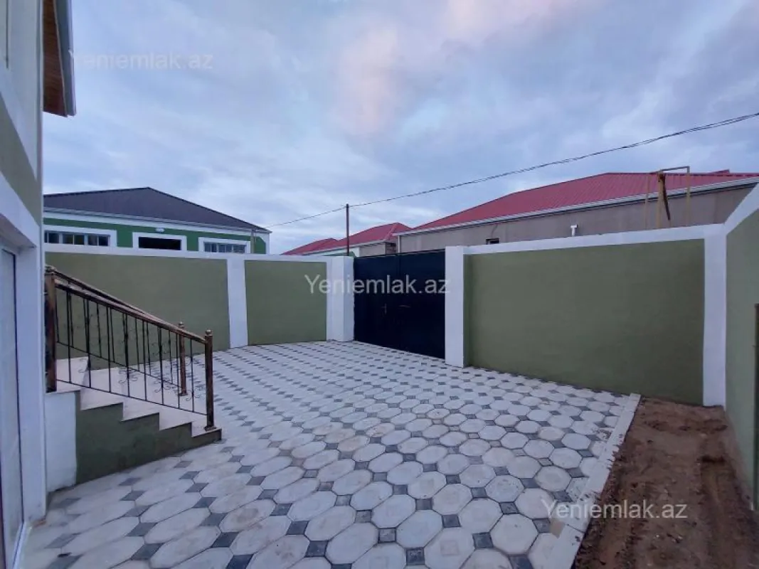 Satılır 4 otaqlı həyət evi 210 m²