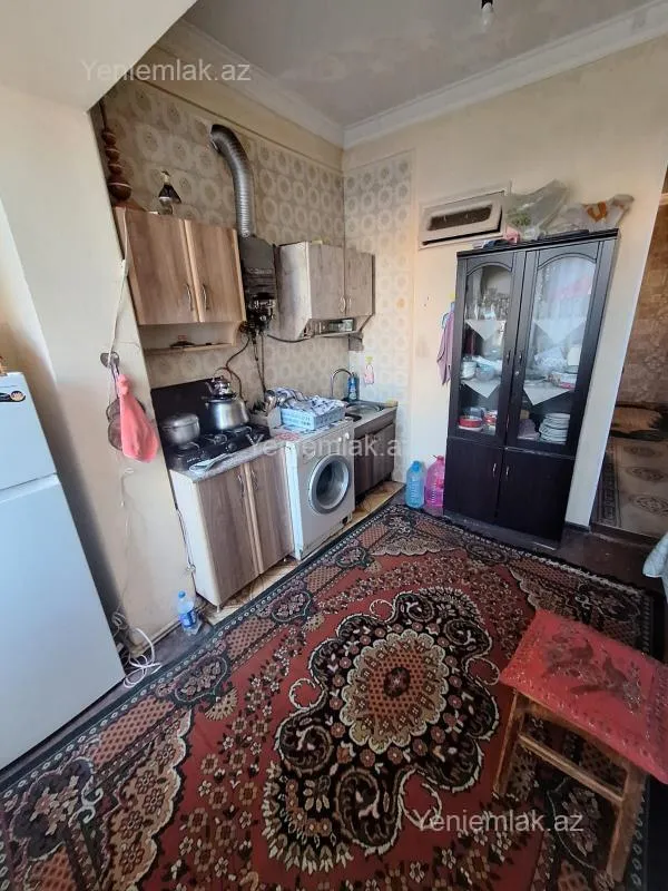 Satılır 3 otaqlı köhnə tikili 90 m²