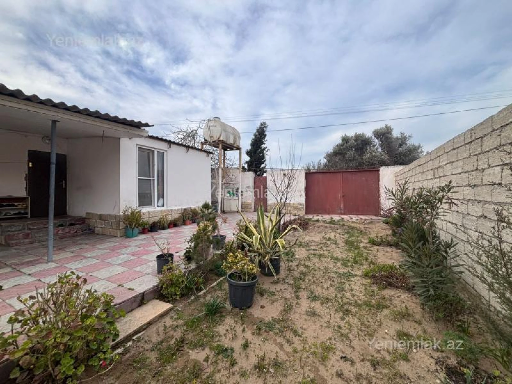 Satılır 4 otaqlı həyət evi 120 m²