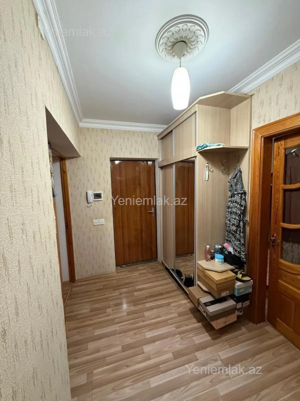 Satılır 2 otaqlı köhnə tikili 52 m²