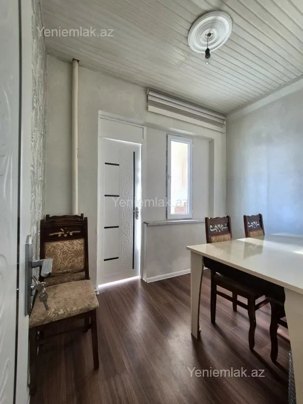 Satılır 2 otaqlı köhnə tikili 40 m²