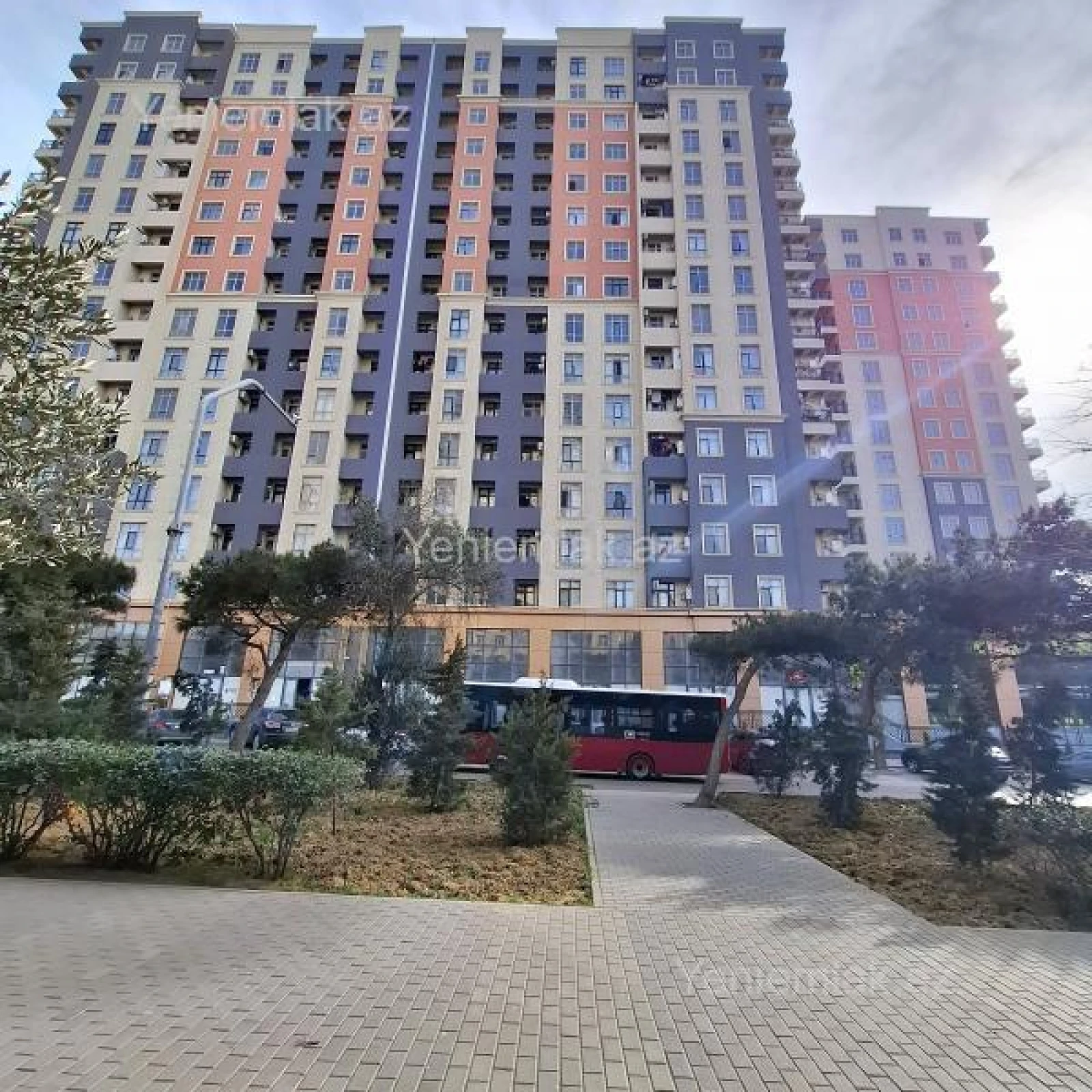 Satılır 2 otaqlı yeni tikili 64 m²