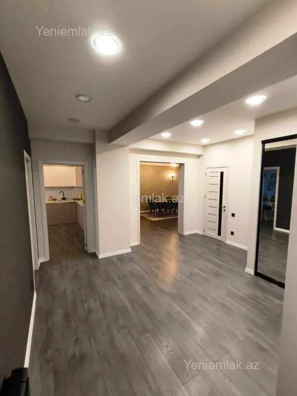 Satılır 3 otaqlı yeni tikili 122 m²