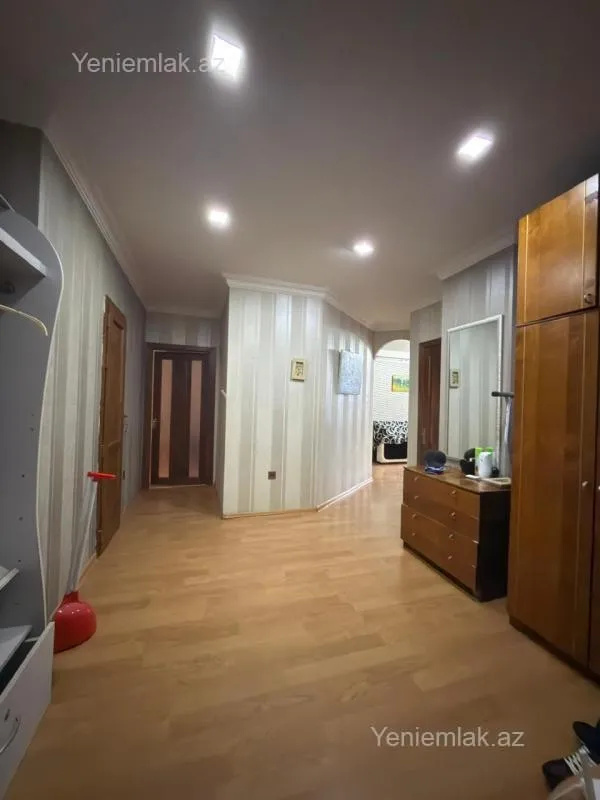 Satılır 3 otaqlı yeni tikili 100 m²